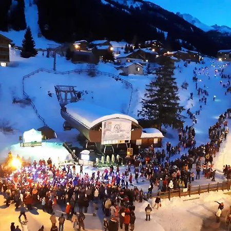 4 Pers Au Coeur De Avec Balcon, Cuisine Equipee, Casier A Skis - Fr-1-265-255